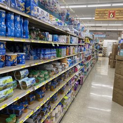 Piggly Wiggly of Kewaunee - Ummm helllooooo? Stock in the floor. I won't call. But if there is a dire "Oh no we will get sued!"