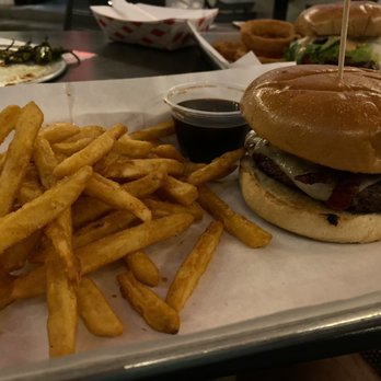 LINDY’S ON 4TH - Updated May 2024 - 527 Photos & 636 Reviews - 500 N ...