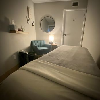 Jennifer Bartz, LMT - Treatment room - Massage Therapy Near Me - State College, Pennsylvania Jennifer Bartz, LMT - Treatment room - Massage Therapy Near Me - State College, Pennsylvania