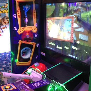 Boondocks Food and Fun - Luigi's mansion arcade - Arcades Near Me - Draper, Utah