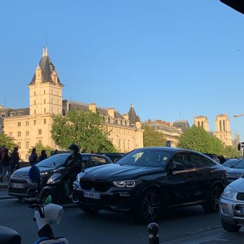 Bistro des Augustins - The view from the patio. - Bistros Near Me - Paris, 75