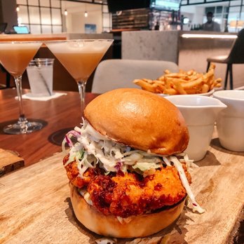 Open Palette - New Nashville fried chicken sandwich and fall cocktail - New American Near Me - Dallas, Texas Open Palette - New Nashville fried chicken sandwich and fall cocktail - New American Near Me - Dallas, Texas