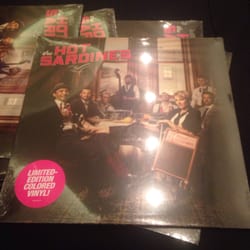 The Hot Sardines - Samueli Theatre - Here's the group! BTW this VINYL album is HOT PINK!!!