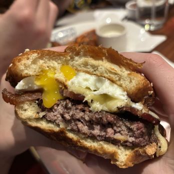 Gordon Ramsay Burger Las Vegas - Backyard Burger - Burgers Near Me - Las Vegas, Nevada Gordon Ramsay Burger Las Vegas - Backyard Burger - Burgers Near Me - Las Vegas, Nevada