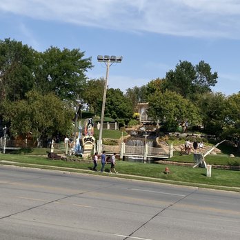 Pacific Rim Cafe - Miniature golf across the street- looks fun! Walmart right next to that. - Vietnamese Near Me - Rapid City, South Dakota