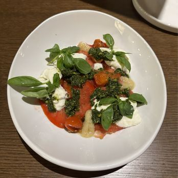 Parlor - Creamy Burrata and Heirloom Tomato - Pizza Near Me - San Clemente, California Parlor - Creamy Burrata and Heirloom Tomato - Pizza Near Me - San Clemente, California