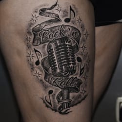 Ratza Tattoo - Tatuaje microfono rock n roll