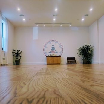 Loom Yoga Center - Practice space - Yoga Near Me - Brooklyn, New York