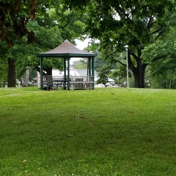Swicker Park - small shelter in the middle - Parks Near Me - Richmond, Indiana Swicker Park - small shelter in the middle - Parks Near Me - Richmond, Indiana