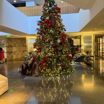 Four Seasons Hotel Houston - Decorated pretty during the holidays - Hotels Near Me - Houston, Texas