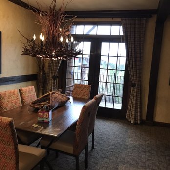 Big Cedar Lodge - Living room area - Resorts Near Me - Ridgedale, Missouri