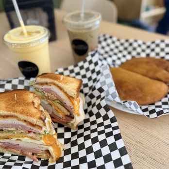 Cafe Warao - Breakfast & Brunch Near Me - Suisun City, California Cafe Warao - Breakfast & Brunch Near Me - Suisun City, California