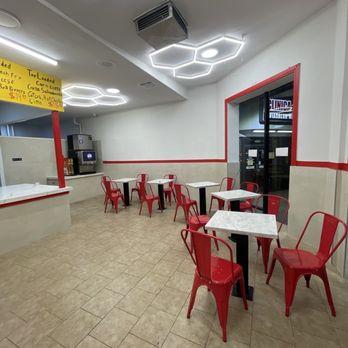 Kings Hot Chicken - Overall inside look - Chicken Shop Near Me - N Hollywood, California Kings Hot Chicken - Overall inside look - Chicken Shop Near Me - N Hollywood, California