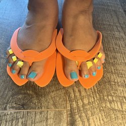 Forever Young By Toshiba - Regular Polish Pedicure