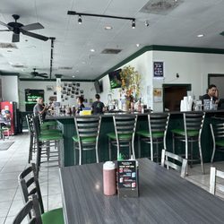 Pho Bistreaux - 雰囲気もよく、店員も最高です