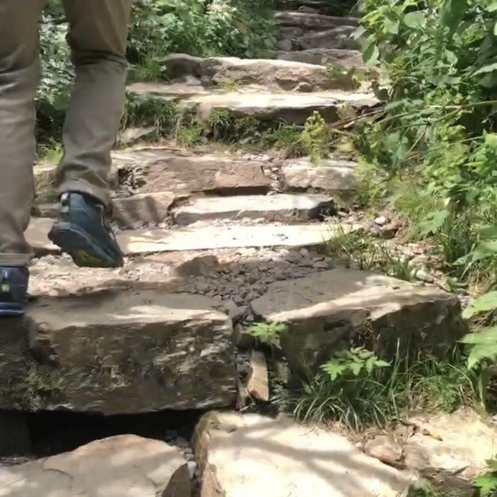 Super easy to hike this pathway and very clean Super easy to hike this pathway and very clean