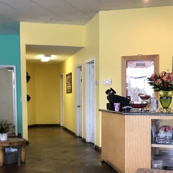 Holiday Restaurant - Checkout counter and hallway to the rest rooms. - Diners Near Me - Bonifay, Florida