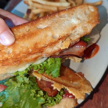 Diamondback Grill - Amazing grilled cheese and fries - Wine Bars Near Me - Sonora, California