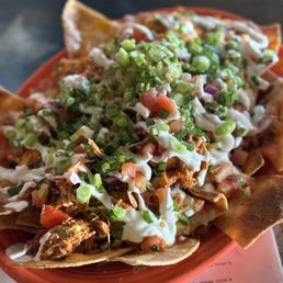 Muchos Nachos with shredded chicken (IG: @eatwithbaobae)