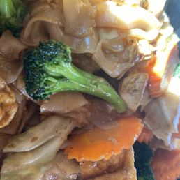 Pad see ew with egg. Tofu, veg