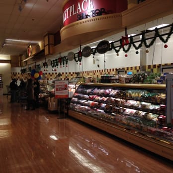 Giant Food Store - people shopping in the store - Grocery Near Me - Norristown, Pennsylvania Giant Food Store - people shopping in the store - Grocery Near Me - Norristown, Pennsylvania