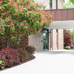 First United Methodist Church of Valparaiso - The Jefferson Street entrance of Valpo FUMC is used for Sunday Worship and for Our Littlest Angels Preschool drop-offs and pick-ups.