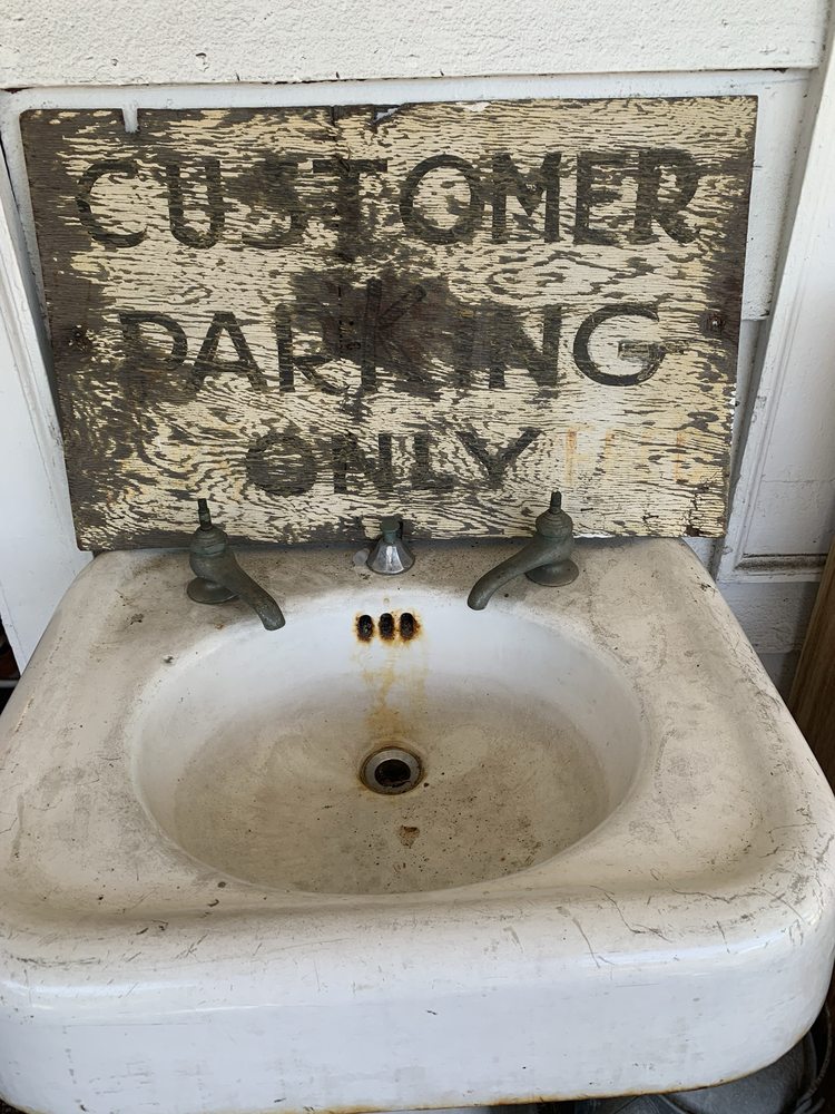 HAYES FEED & COUNTRY STORE Updated September 2024 32 Reviews 908