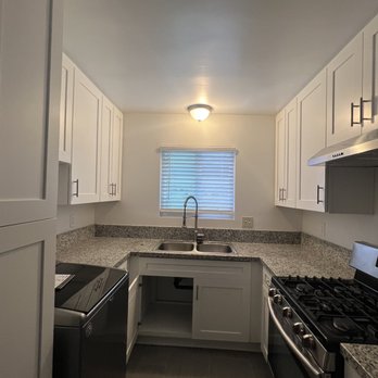 Rok Hardware & Cabinets - Kitchen & Bath Near Me - Anaheim, California