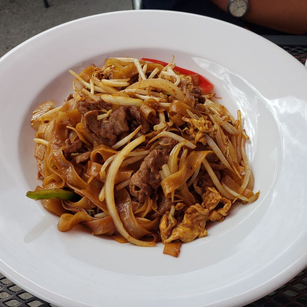Bamboo Kitchen & Bar - Pad See Ew - Thai Near Me - Port Perry, Ontario