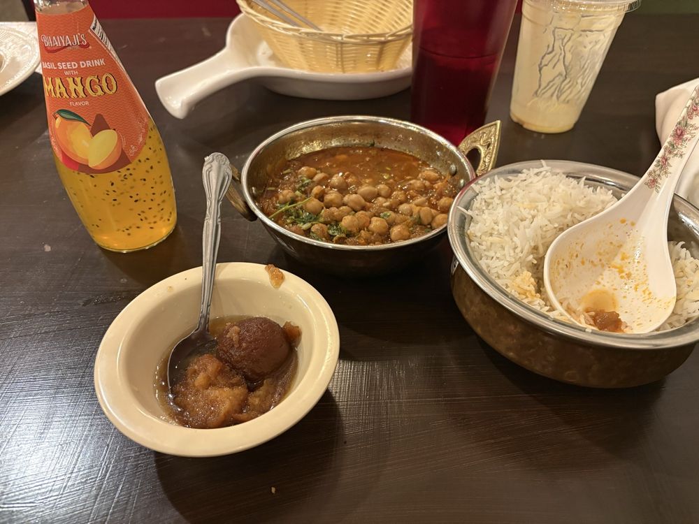 Radhe Pure Veg & Vegan Logo