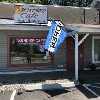Sunrise Cafe - Front of Cafe - Cafes Near Me - Freeport, Maine