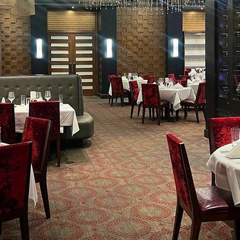 Ruth's Chris Steak House - Steakhouses Near Me - Fresno, California