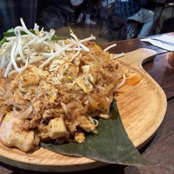Kin Thai Street Eatery - Pad Thai - Chicken - Thai Near Me - Sacramento, California Kin Thai Street Eatery - Pad Thai - Chicken - Thai Near Me - Sacramento, California