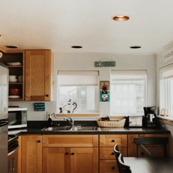 Nye Beach Condos & Cottages - Family Beach Cottage