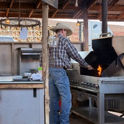 Swingin' Steaks