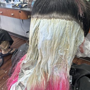 The Cut - Getting my bleach reapplied - Hair Salons Near Me - Shoreline, Washington