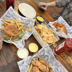 Willie's Grill & Icehouse - Double Stacker Combo Chicken Tenders Chips with Queso
