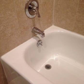 Best Western Plus Brookside Inn - Renovated tub and shower - Hotels Near Me - Milpitas, California