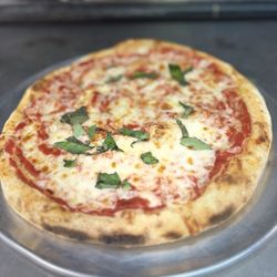Mo's Wood fired Kitchen - Margherita Pizza