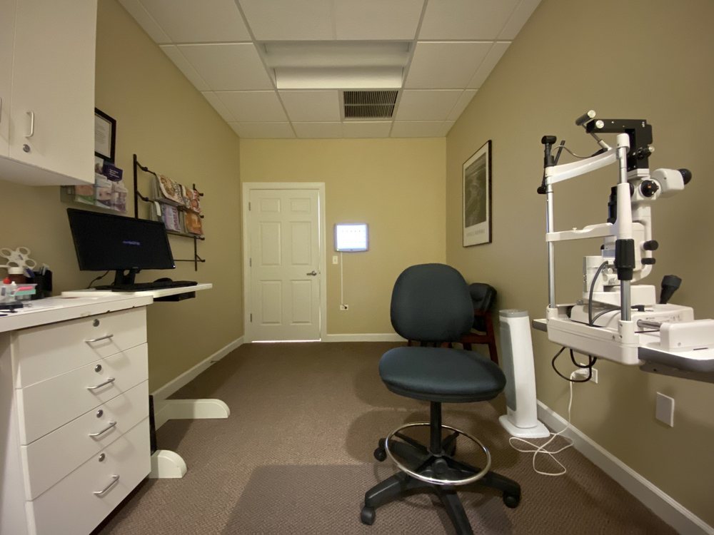 JOHNSON EYE CARE 13 Reviews 855 Feinberg Ct, Cary, Illinois
