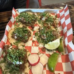 Birria de res, carnita, asasa, shrimp