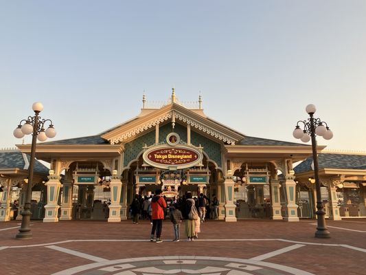 Tokyo Disney Resort by null