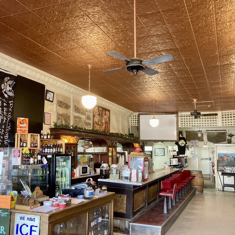 1904 working soda fountain. 1904 working soda fountain.
