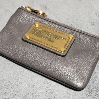 Uptown Cheapskate - OMG got this Marc Jacobs little wallet for only $19.99 - Men's Clothing Near Me - South Jordan, Utah Uptown Cheapskate - OMG got this Marc Jacobs little wallet for only $19.99 - Men's Clothing Near Me - South Jordan, Utah