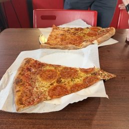 Pepperoni pizza Pepperoni pizza