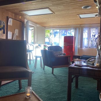 AhbA - Retro vibe! - Breakfast & Brunch Near Me - Laguna Beach, California AhbA - Retro vibe! - Breakfast & Brunch Near Me - Laguna Beach, California