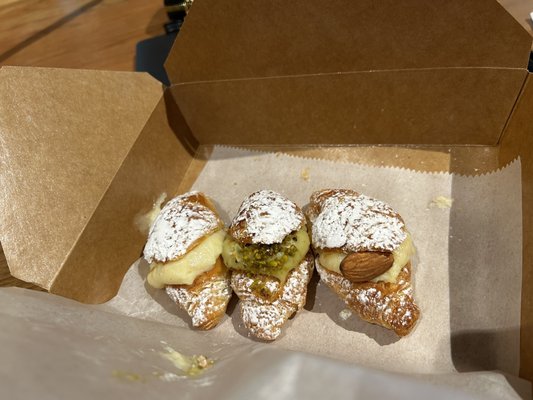 Mamma Leone Bakery by null
