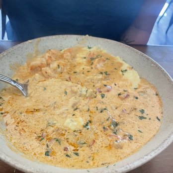 Reid's Apothecary - Shrimp grits - New American Near Me - Brunswick, Georgia