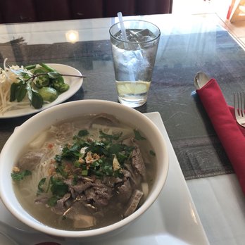 Sticky Rice Restaurant - Medium Beef Pho $7.50 - Delicious and rejuvenating (especially when hungover) - Laotian Near Me - Ceres, California Sticky Rice Restaurant - Medium Beef Pho $7.50 - Delicious and rejuvenating (especially when hungover) - Laotian Near Me - Ceres, California