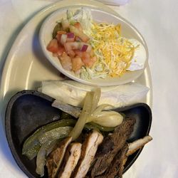 Cody's Original Roadhouse - Fajitas